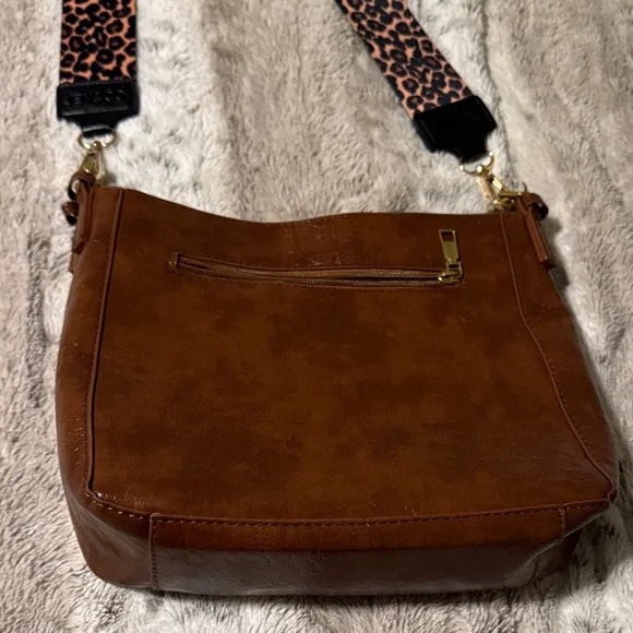 Elegant Brown Leather Shoulder Bag - Picture 5 of 6